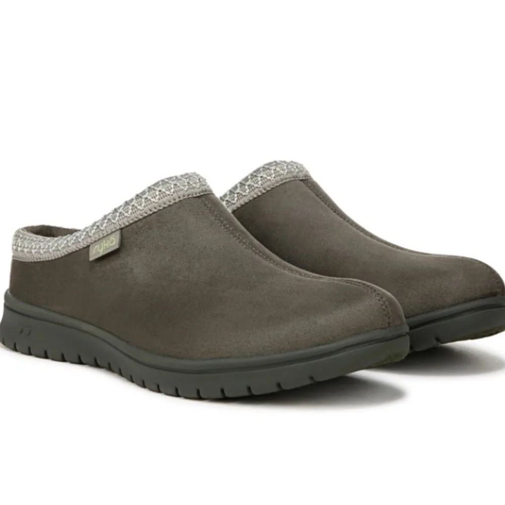 Ryka Women's Stellar Mules In Alpine Green